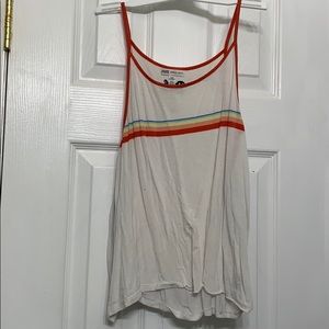 White VS Pink Tank MOVING - MUST GO